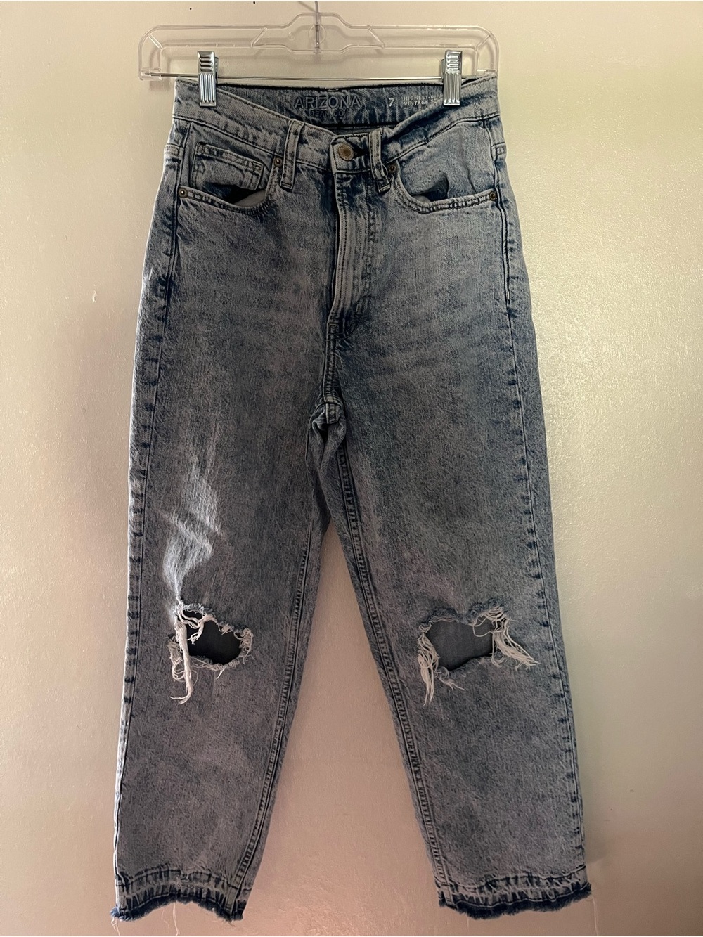 Arizona Jean Company womens Light Distressed denim Jeans